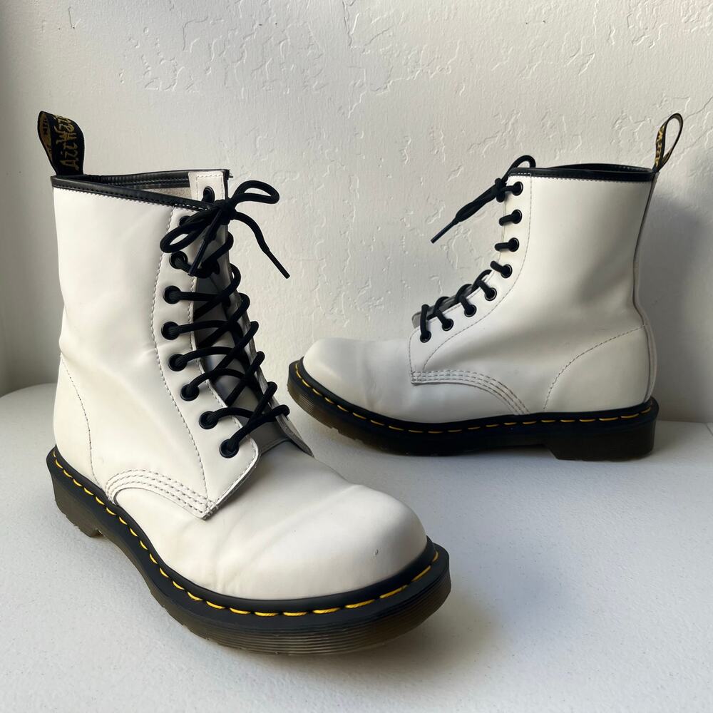 Dr. Martens 1460 8-Eye Boots in White Smooth Leather Women's Size 9 Grunge Y2K